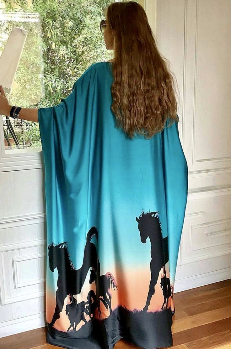 Blue Horse Cape HCC-0008